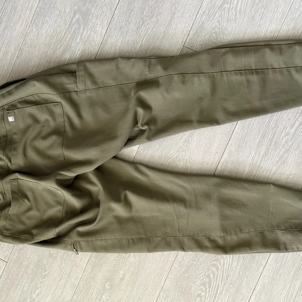 On-Call Scrub Jogger - Picture 7 of 7